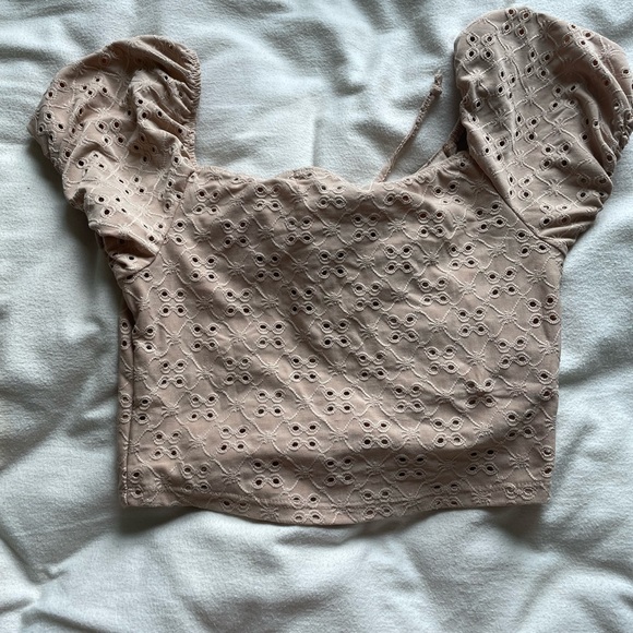 Perfect summer top! - Picture 2 of 2